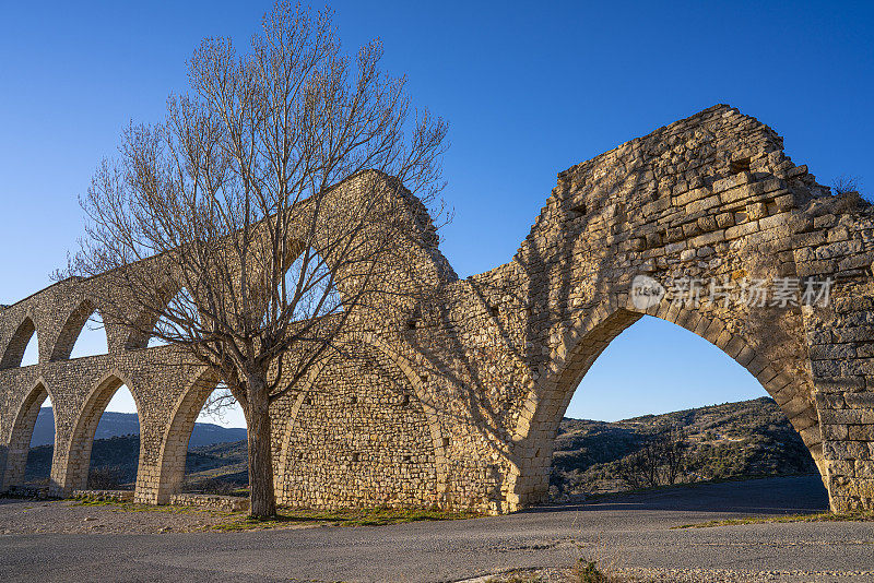 Santa Aqueduct Lucía arc in Morella at Maestrazgo Castellon西班牙